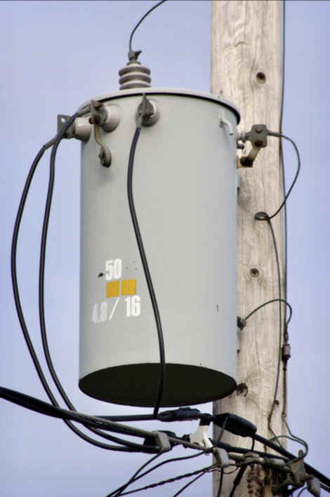 TransformerPole.jpg (68759 bytes)