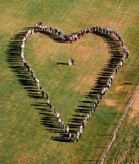 WeddingHeart.JPG (145376 bytes)